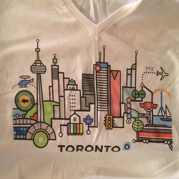 TORONTO NWOT Ladies T-shirt. Sz Small - Picture 2 of 3